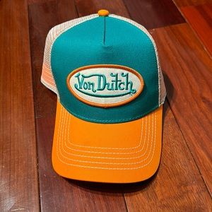 Von Dutch hat